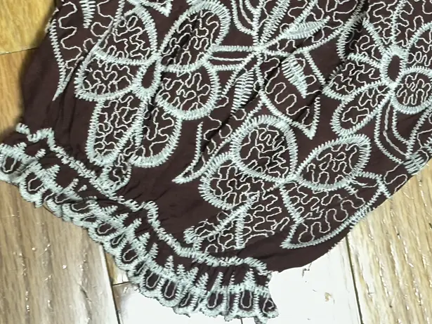 Solitaire NWOT Woman’s   Lace Overlay Floral Blouse Brown Size Small