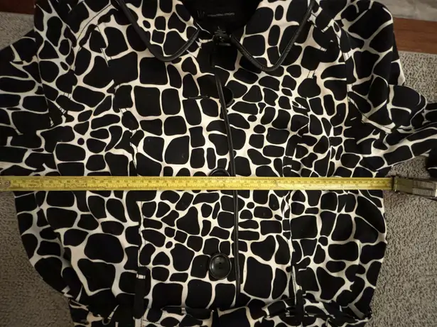 Inc international INC. BKACK & WHITE COAT with BELT