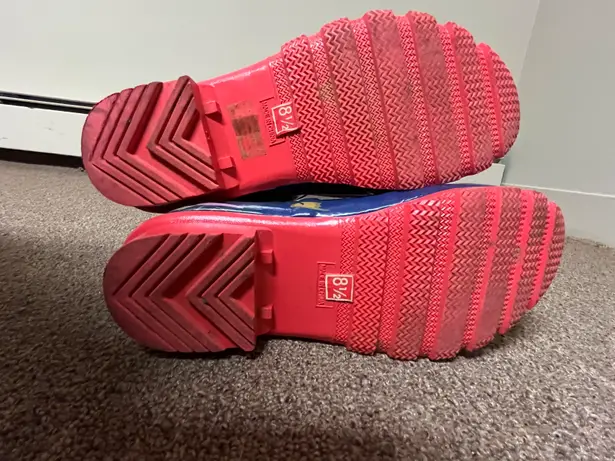 Journee Collection Floral Print Tall Rubber Rain Boots Excellent condition Size 8.5 scroll for pics