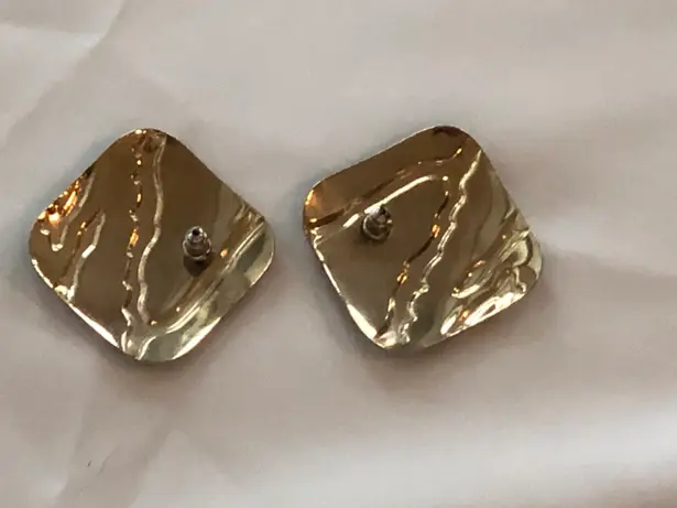 Super Mod Vintage Statement Pierced Earrings Gold W Black Enamel