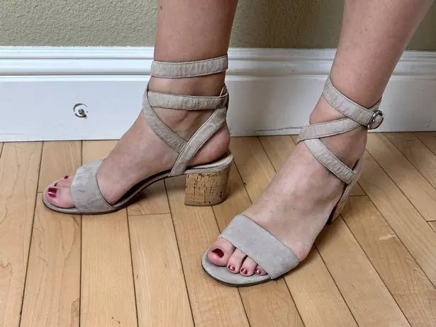 Pour La Victoire Wrap Up Suede Neutral Nude Sandals Cork Heels Size 8.5