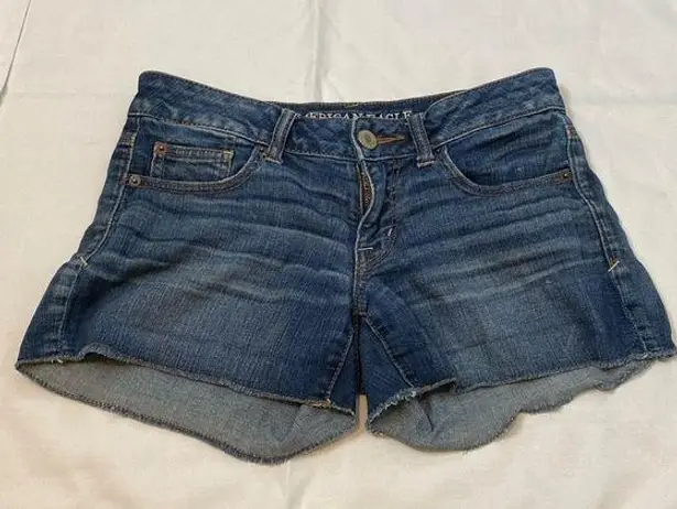 American Eagle 24  Distressed Super Stretch Jean Shorts Size 2 inseam 4”