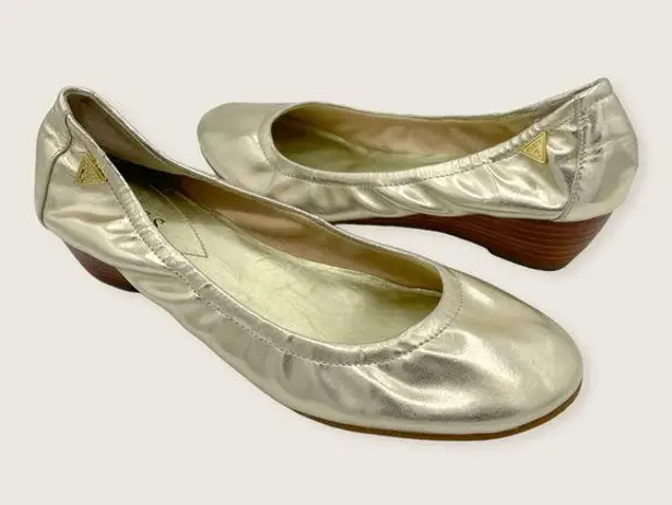 Guess Janessa Gold Metallic Vegan Low 1.25” Stacked Wedge Ballet Flat 6.5