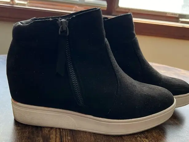 Serra | ladies bootie/sneaker. Size: 8