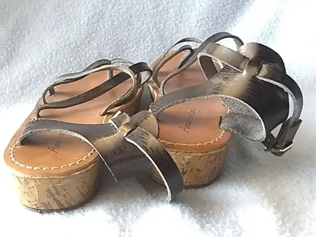 American Eagle  cork bottom sandals 6