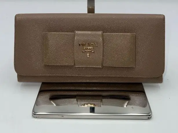 Prada  Bow Wallet in‎ Saffiano Leather - Image 1