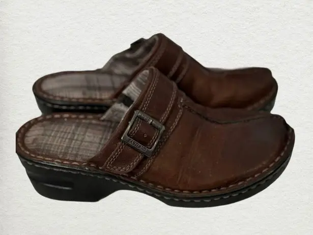 EastLand Women's Mae Brown Leather Slip on Clogs with Buckle 6M Comfort Mules