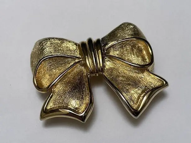 Gold Tone Metal Belt Buckle Set