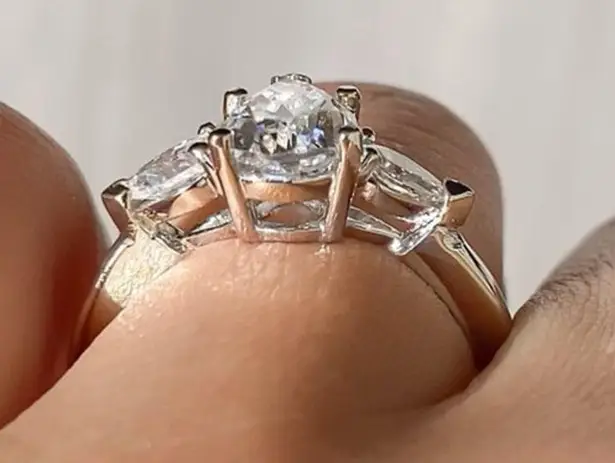 Zales 1.50CT Diamond Pear Shape 3 Stone Engagement Ring Diamonds Anniversary Band .925