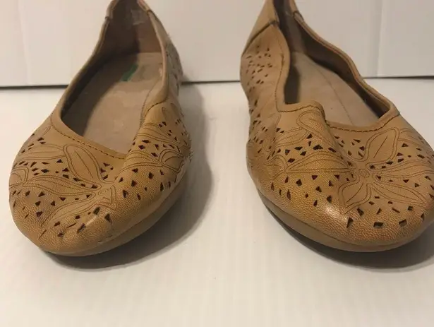 Baretraps Memory Foam Mariah flat shoe women size 10 M