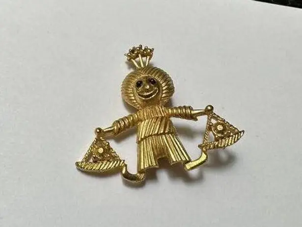Novelty Figural Scales Of Justice Figure Brooch Pin Gold Tone Zodiac Libra