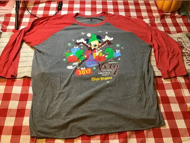 Walt disney world mickey’s very merry Christmas party 2017 LS Size XXL Red