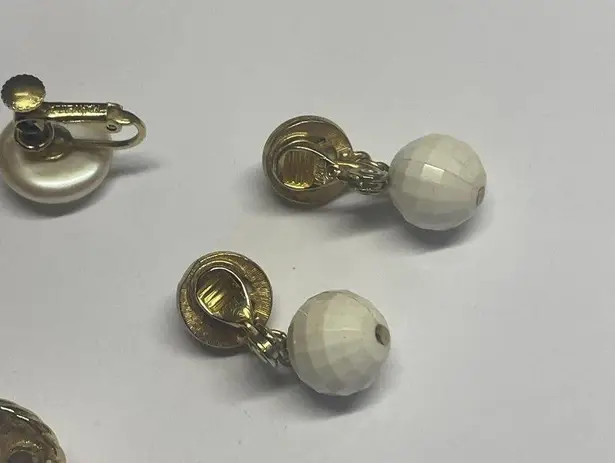 Monet Lot Of 3 Gold Tone Clip On Clip-on Signed Marvella Richelieu