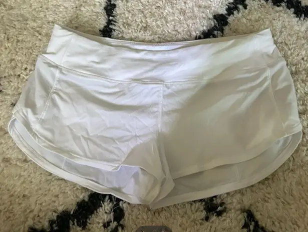 Lululemon White 2.5 Speed Up Short