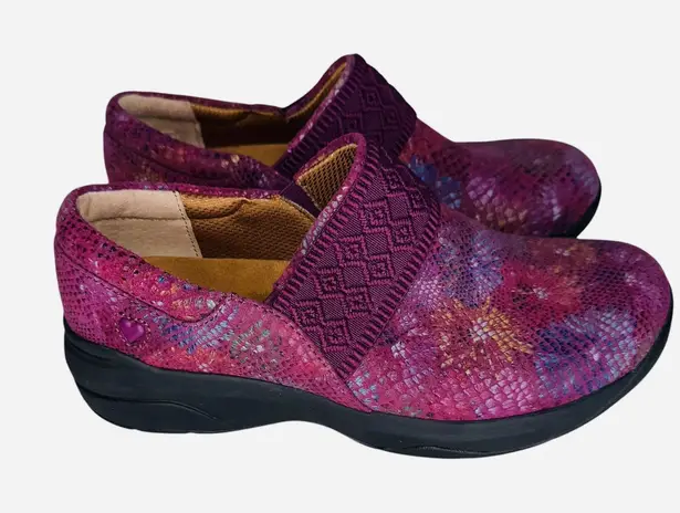 Nurse Mates Cally Women's Comfortable Wide Fit Leather Slip On Shoes 7W