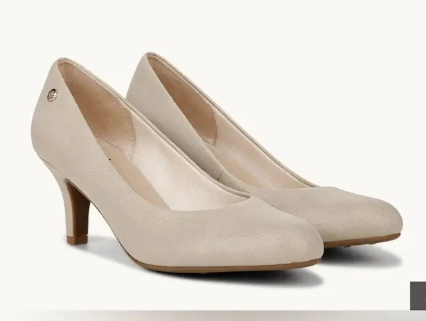 Life Stride Tan Heels Elegant Comfort