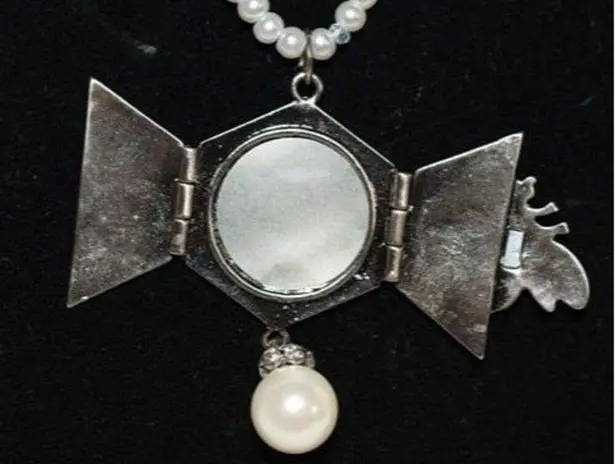 Source Unknown Bee Mine Chic Locket Silver Tone Faux Pearl Clear Spacer Beads Necklace Like New