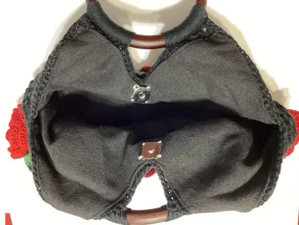 Crochet Rose Tote Bag โ Black & Red Handmade Boho Floral 70s-Inspired Purse