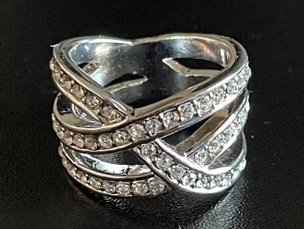 Double criss cross Austrian crystal silver ring size 6