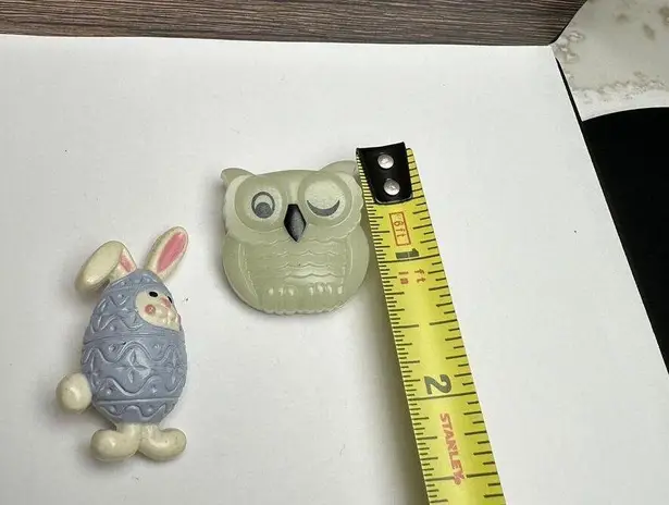 Avon Signed Owl Bird & Easter Bunny With Egg Plastic Brooch Pin Lot Of 2