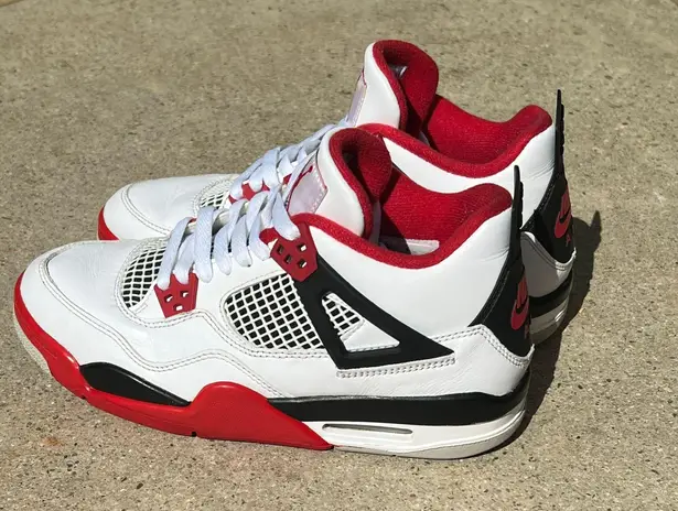 Air Jordans 4 Retro OG ‘Fire Red’ 2020