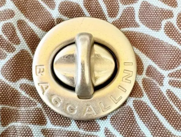 Baggallini Baggalini Taupe Travel Bag Crossbody Geo Print Pockets Organizing Turnlock RFID