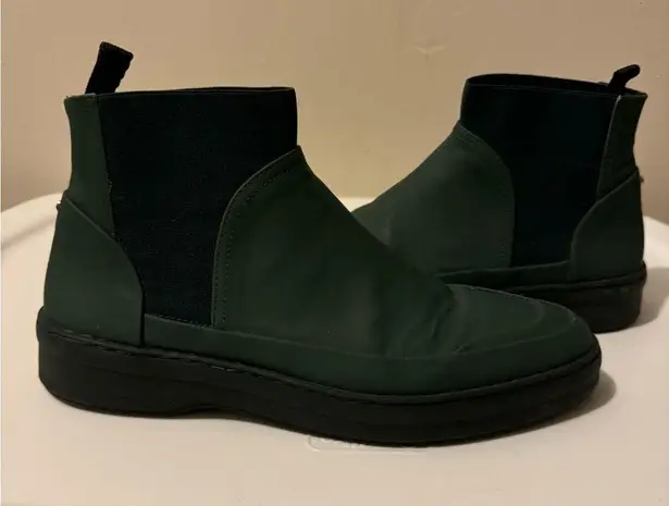 Jack Erwin Women’s Thea Chelsea Boot in Pine Green Gum Leather size 8