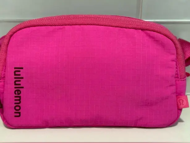 Lululemon  Mini Belt Bag Sonic Pink/Red Merlot Rare Limited Color NWOT 7”