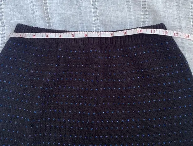 Vintage Ellen D Kollection pencil sweater skirt with sparkle blue thread design. Size M