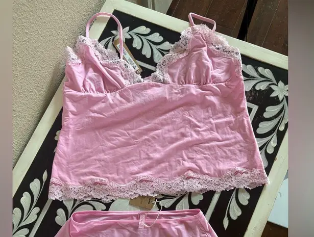 SKIMS Fits Everybody Lace TRIANGLE CAMI AND BOY SHORT SET in Bubblegum 🩷