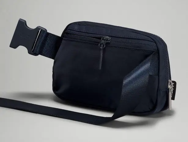 Lululemon Everywhere Belt Bag 1L True Navy