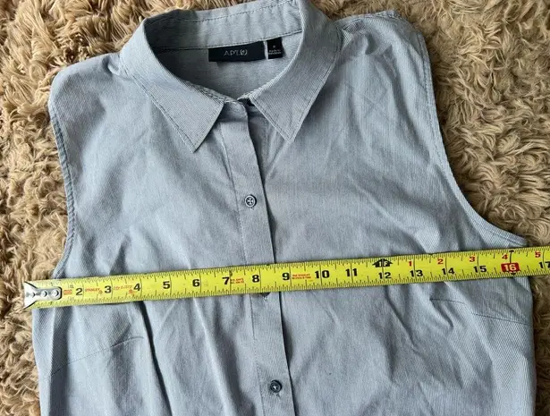 Apt. 9  button down shirt size small