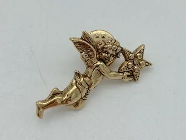 Kirks Folly Signed Angel Cherub with Star Brooch Pin