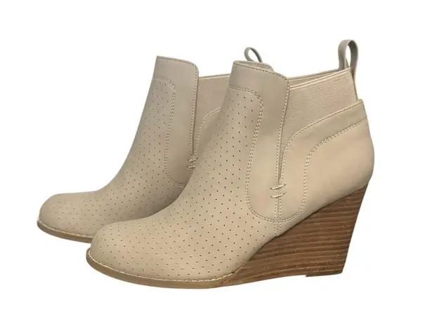 New! DV by Dolce Vita Gerdy Wedge Comfort Bootie in Beige