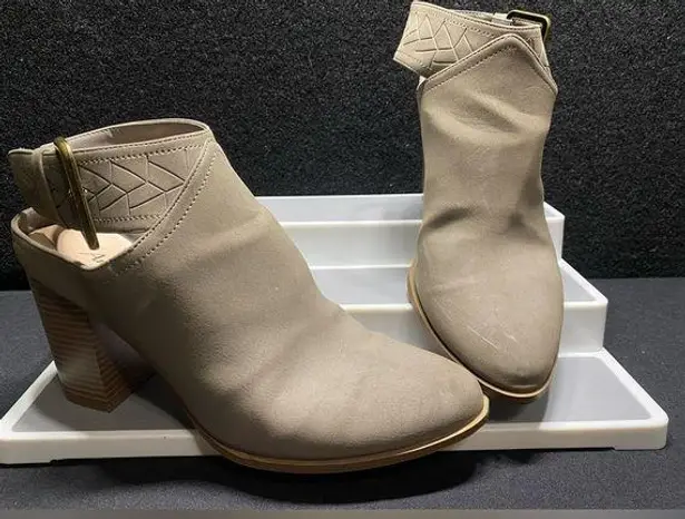 American Eagle Gray Strap Buckle Open Back Bootie Size 10 - 3.5” Heel