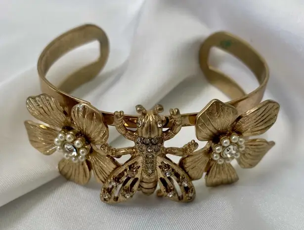 Vintage Gold Tone Chunky Large Critter Bee Gold Tone Bangle Bracelet