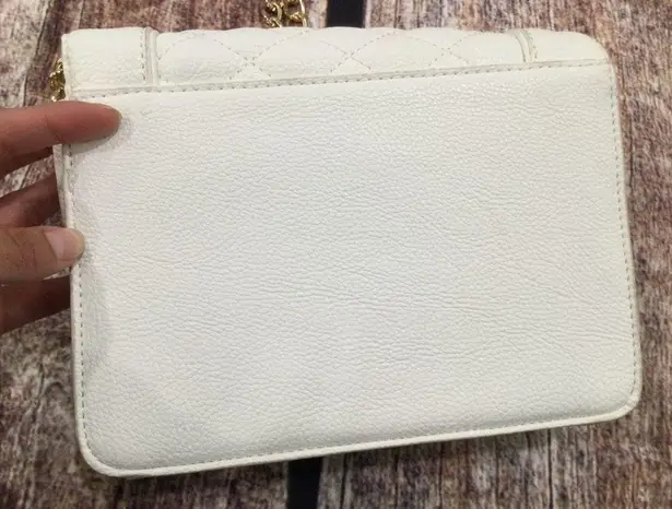 LD WHITE QUILTED BAG