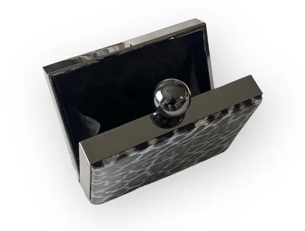 new RoccoBarocco ❤︎ Animal Print Minaudière Box Bag ❤︎ Drop In Chain Handle ❤︎