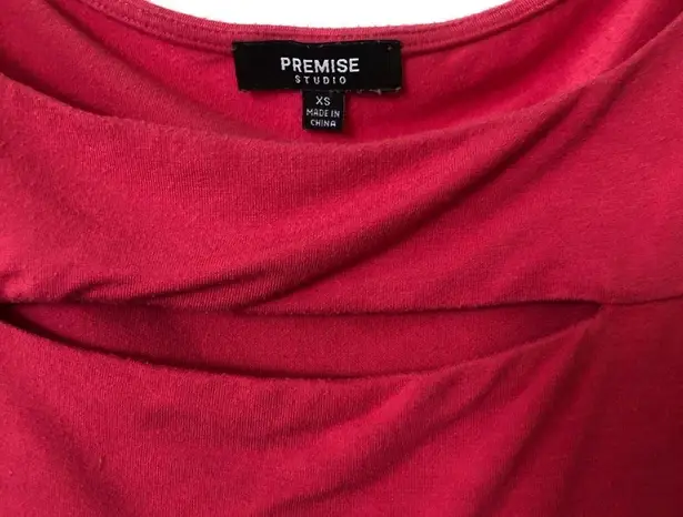 Premise Studio Short Sleeve Redish Pink Tee with Cutout XS