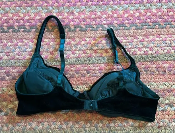 VTG DARK GREEN VELVET PUSH UP BRA Size undefined