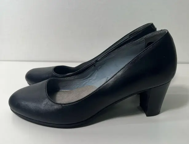Skypro Anesia Machado II Flight Attendant Cabin Crew Slip On Leather Pumps Heels Black Size 6.5