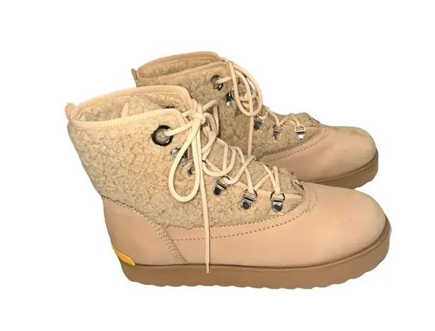 NIB Larroude Vail Nubuck Leather Boot in Sand And Cream 7 Size undefined