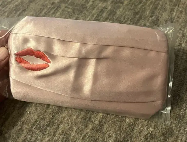 Slip Silk Face Mask new pink with red lips