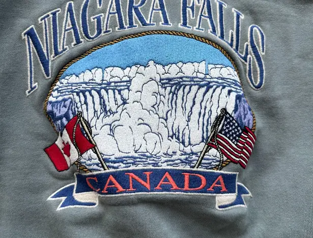 Brandy Melville Niagara Falls Sweater Canada Crewneck Pullover Vintage