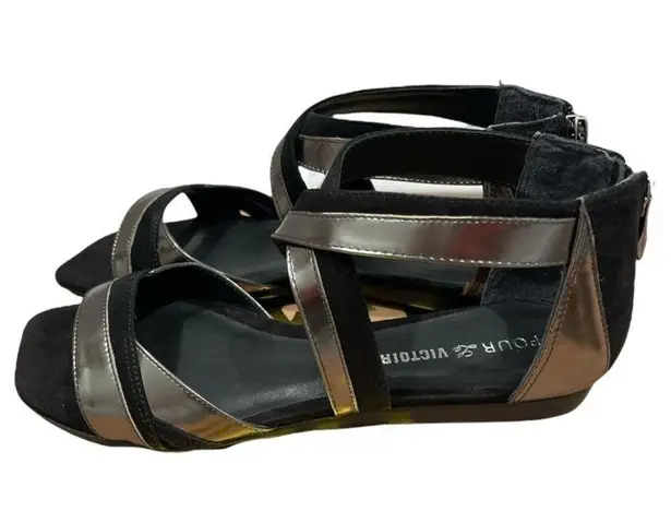 Pour La Victoire Women's Silver Black Brienne Gladiator Sandals Sz 8