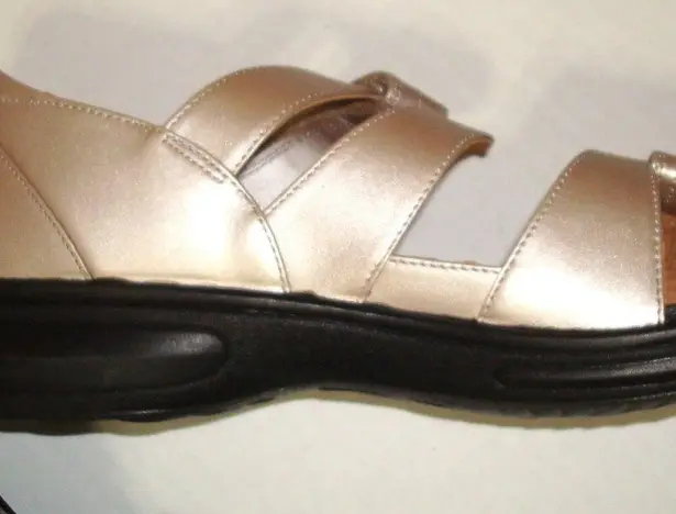 New NIB Womens 11 Revere Geneva Orthotic Closed Heel Sandals Champagne Pretty Gold