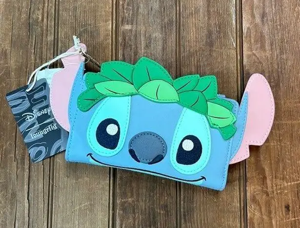 Lounge Fly  Disney lilo and stitch wallet NWT new