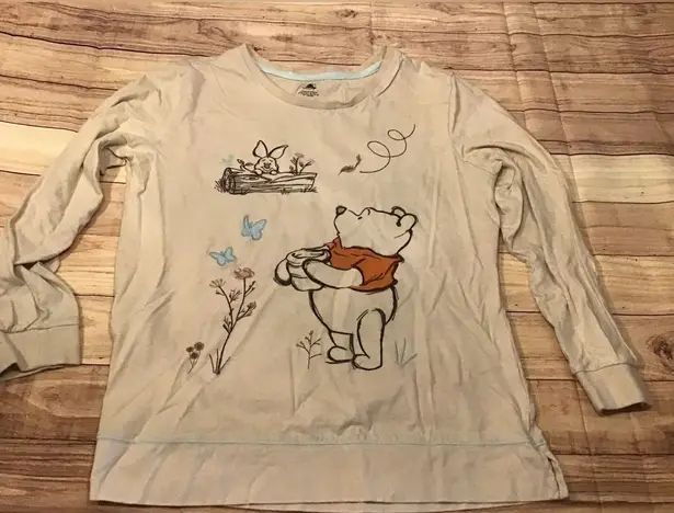 Disney  Winnie the Pooh cream long sleeve woman’s medium
