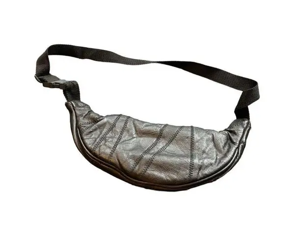 Vintage Black Leather Fanny Pack With Adjustable Strap & Multiple Zippered Pocke Black