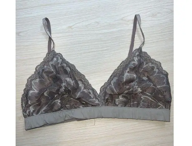 True & Co Women's Soft Lace Wirefree Bralette Medium Sexy Comfy